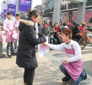 洁婷变身大情圣 全城女性被宠爱